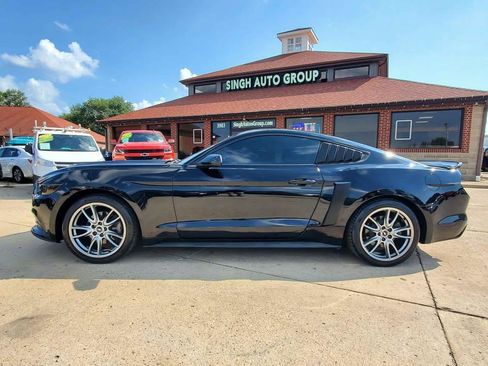 Used 2016 Ford Mustang Coupe RWD image 4