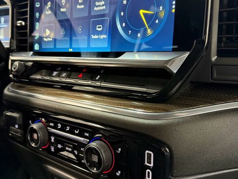 Used 2024 Chevrolet Silverado 2500 LT w/ Convenience Package image 27