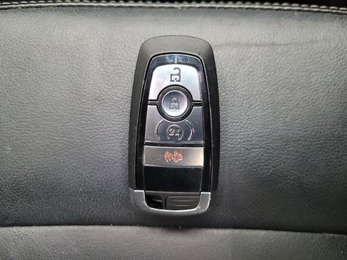 Used 2017 Ford Edge SEL w/ Equipment Group 201A AWD/4WD image 32