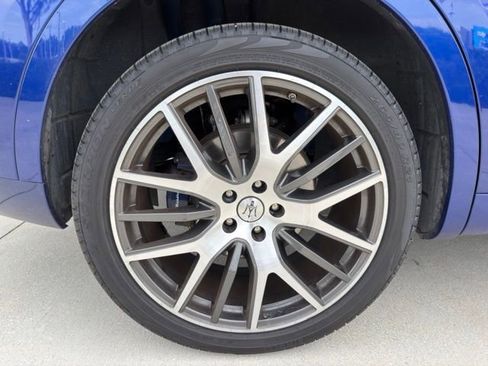 Used 2022 Maserati Levante GT AWD/4WD image 19