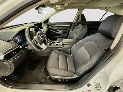 Used 2023 Nissan Altima 2.5 SV w/ SV Premium Package FWD image 13