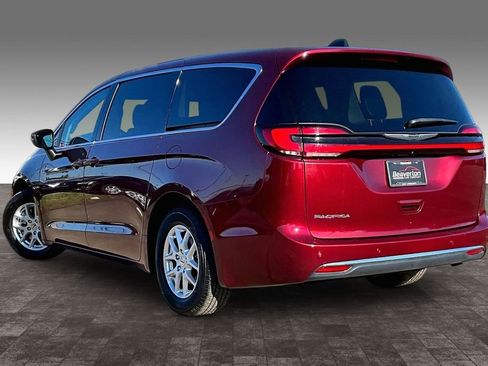 Used 2023 Chrysler Pacifica Touring-L image 13