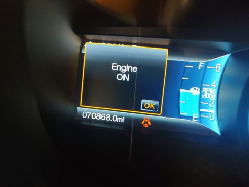 Used 2018 Ford Edge Titanium w/ Technology Package AWD/4WD image 6