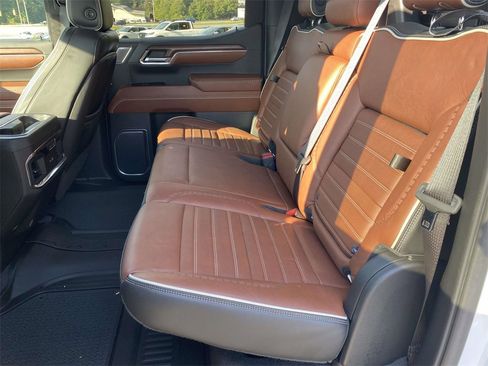 Used 2023 GMC Sierra 1500 Denali Ultimate image 10