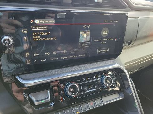 Used 2024 GMC Sierra 3500 Denali w/ Denali Reserve Package image 15