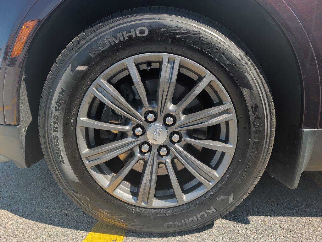 Used 2018 Cadillac XT5 Luxury w/ Driver Awareness Package FWD image 4