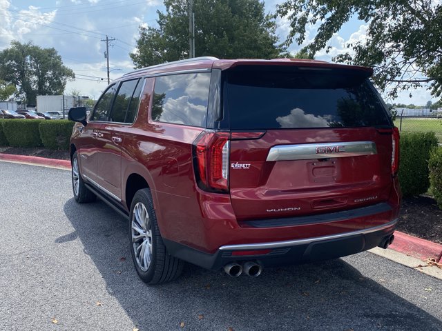 Used 2024 GMC Yukon XL Denali AWD/4WD image 9