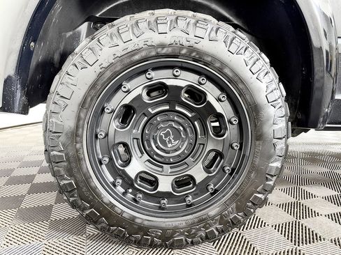 Used 2015 RAM 1500 Laramie Limited image 29