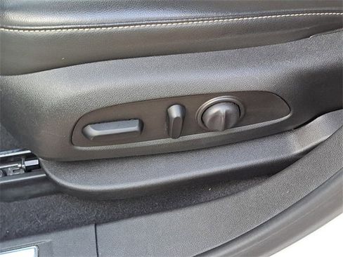 Used 2023 GMC Acadia SLT image 21