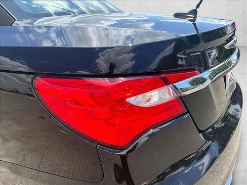 Used 2011 Chrysler 200 Touring w/ Cold Weather Group FWD image 28