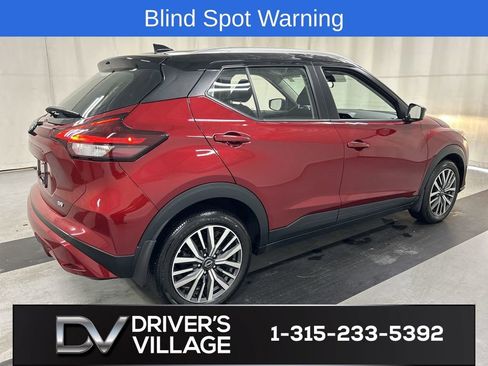 Used 2023 Nissan Kicks SV FWD image 2