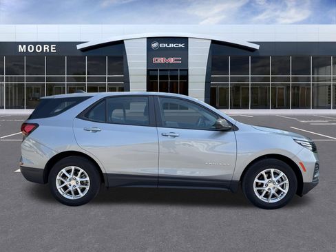 Used 2024 Chevrolet Equinox LS FWD image 2