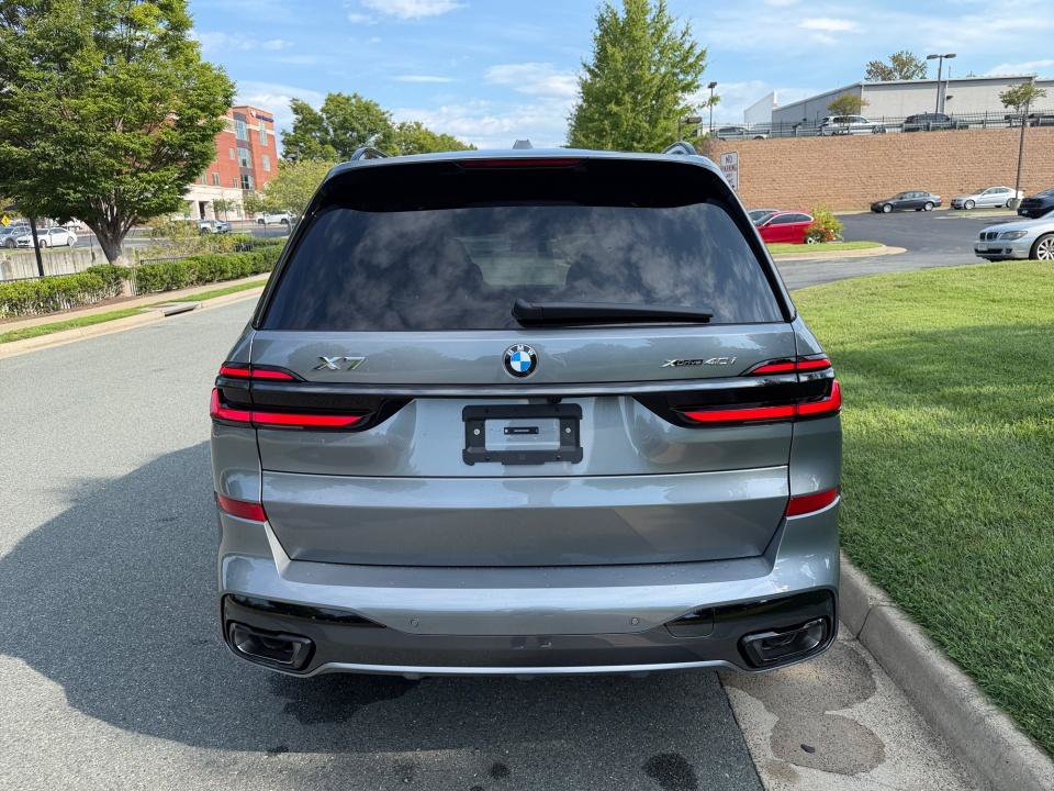 New 2027 BMW X7 xDrive40i w/ M Sport Package AWD/4WD image 14