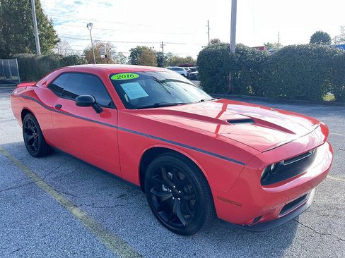 Used 2016 Dodge Challenger SXT Plus image 1