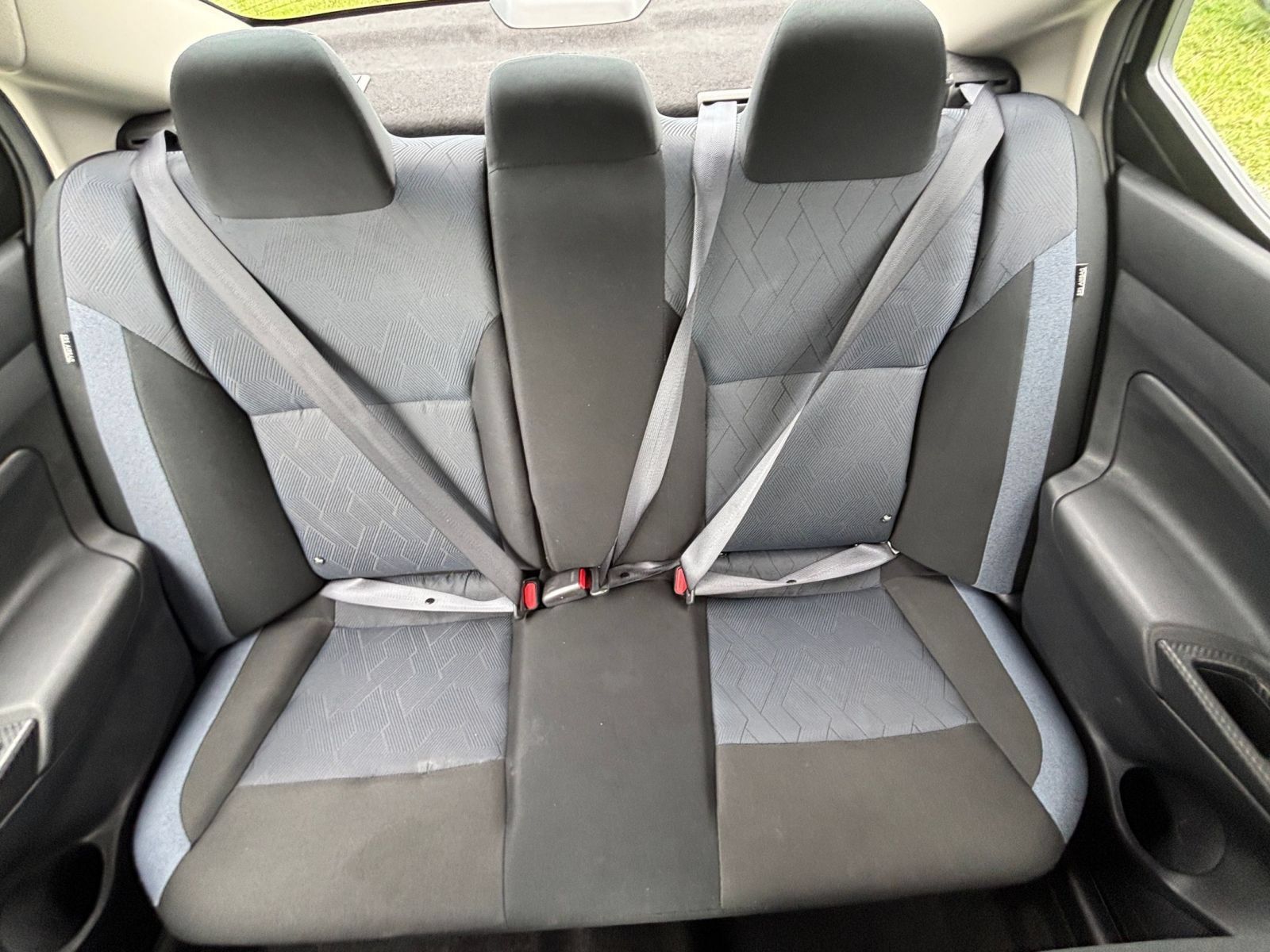 Used 2025 Nissan Versa SV FWD image 37