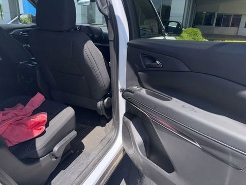 Used 2024 Chevrolet Traverse LT w/ LPO, Floor Liner Package FWD image 25