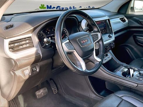 Used 2023 GMC Acadia SLT AWD/4WD image 16