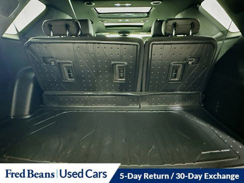 Used 2023 Chevrolet Traverse LT w/ LT Premium Package AWD/4WD image 34