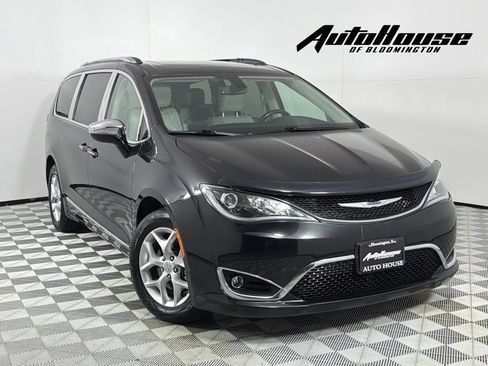 Used 2020 Chrysler Pacifica Limited FWD image 1