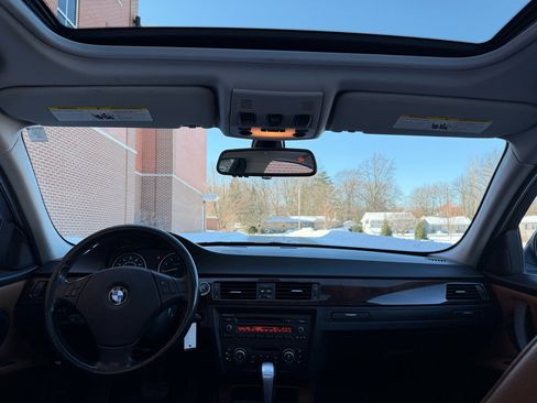 Used 2011 BMW 328i xDrive Sedan image 21