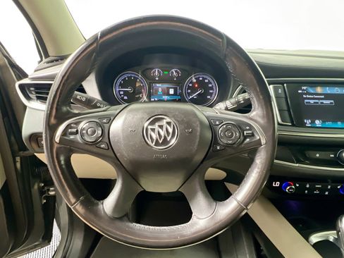 Used 2018 Buick Enclave Essence FWD image 17