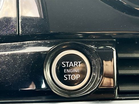 Used 2023 Nissan Pathfinder SV image 24