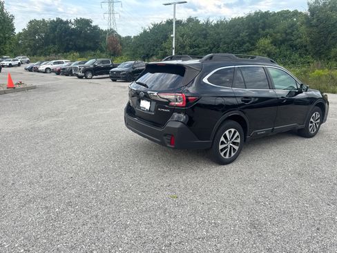 Used 2022 Subaru Outback Premium AWD/4WD image 9