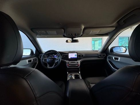 Used 2023 Ford Explorer XLT w/ Equipment Group 202A image 28