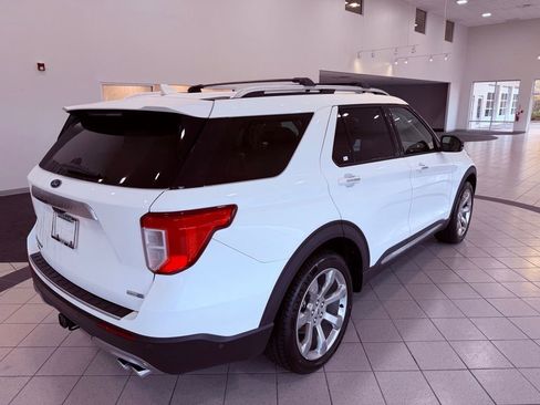 Used 2020 Ford Explorer Platinum w/ Premium Technology Package image 17