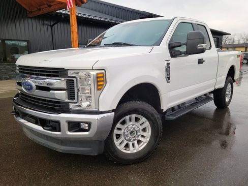 Used 2018 Ford F250 XLT w/ XLT Value Package image 1