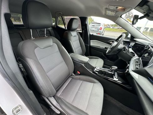 Used 2024 Chevrolet Trax LT image 24