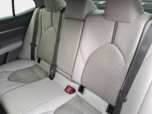 Used 2022 Toyota Camry SE FWD image 13