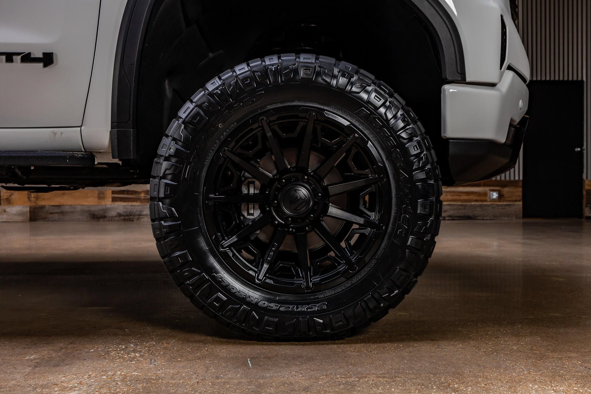 Used 2026 GMC Sierra 1500 AT4 w/ AT4 Premium Package AWD/4WD image 12