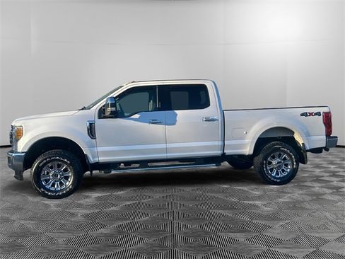 Used 2017 Ford F250 Lariat w/ Chrome Package image 2