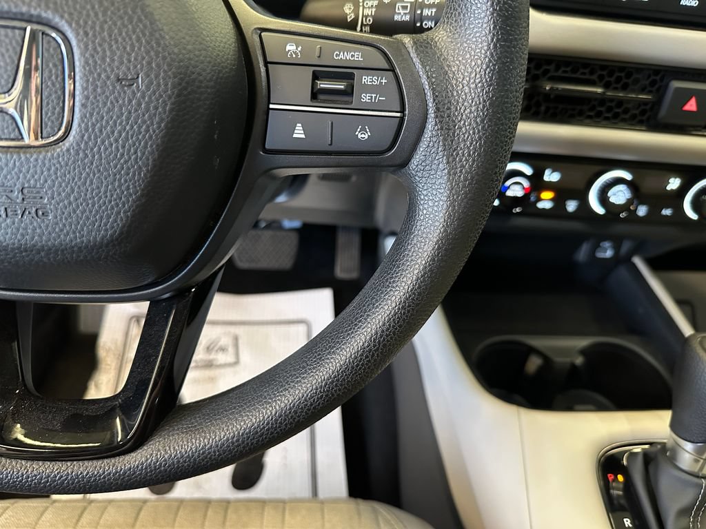 Used 2025 Honda HR-V LX image 12