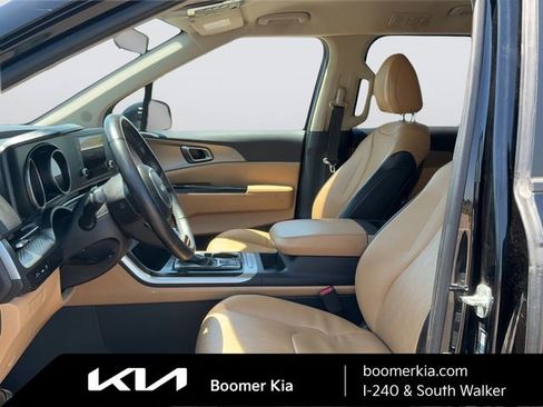 Used 2024 Kia Carnival LX FWD image 18