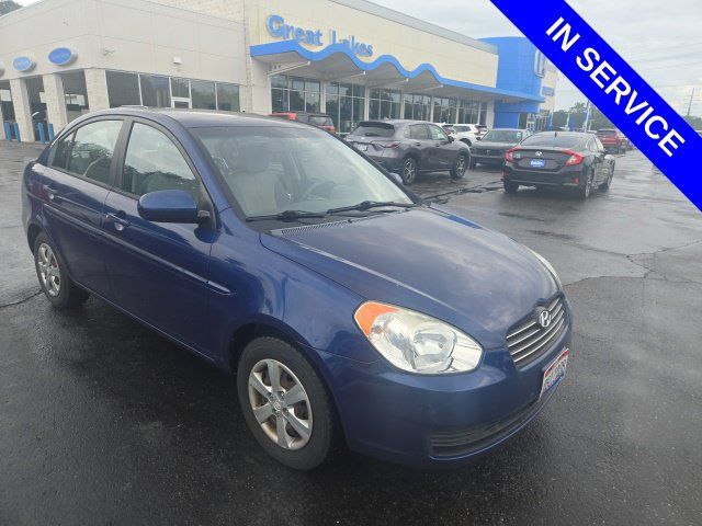 Used 2011 Hyundai Accent GLS FWD image 1