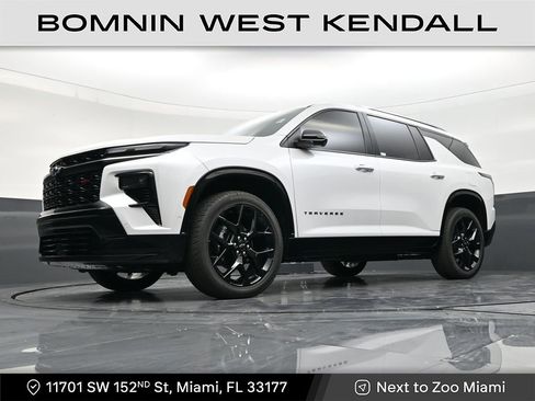 Used 2025 Chevrolet Traverse RS image 21