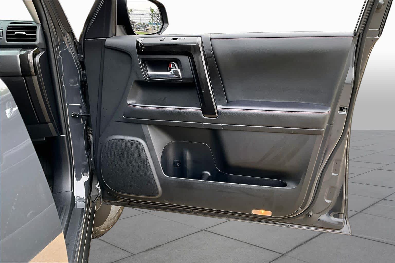 Used 2024 Toyota 4Runner TRD Off-Road Premium w/ Moonroof Package AWD/4WD image 25