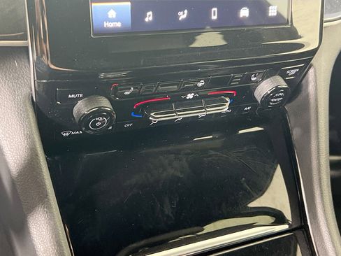 Used 2023 Jeep Grand Cherokee Altitude image 15