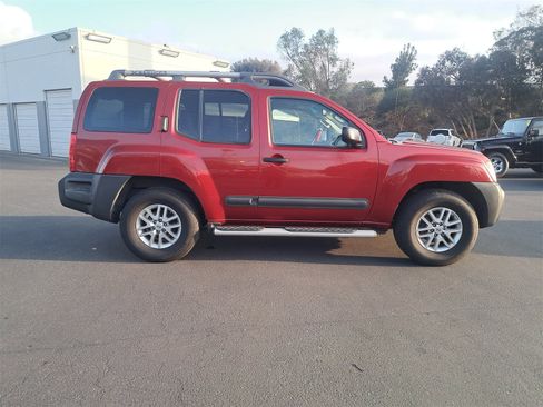 Used 2015 Nissan Xterra S w/ Value Package image 4