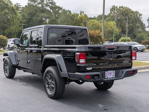 New 2025 Jeep Gladiator Sport image 7