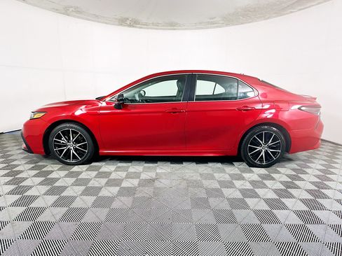 Used 2024 Toyota Camry SE FWD image 6