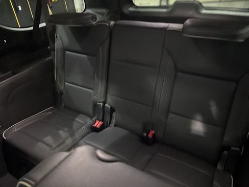 Used 2023 GMC Yukon XL SLT w/ SLT Premium Package image 36