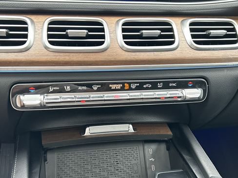 Certified 2025 Mercedes-Benz GLE 450 4MATIC image 33