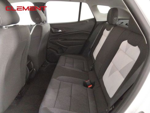 Used 2024 Chevrolet Trax LS FWD image 27