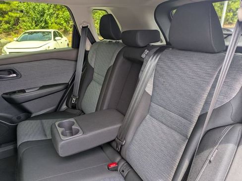 Used 2023 Nissan Rogue SV FWD image 29