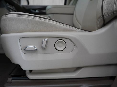 Used 2022 GMC Yukon Denali AWD/4WD image 23