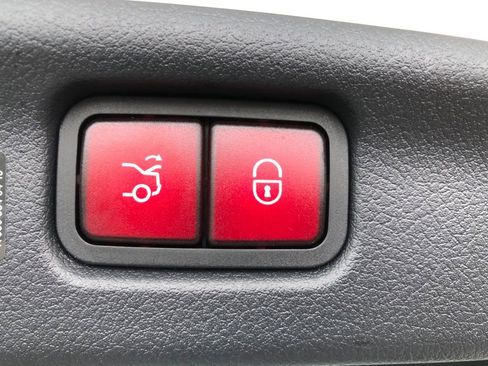 New 2026 Mercedes-Benz C 300 4MATIC Sedan image 37