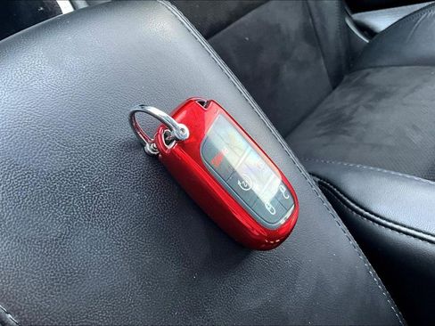 Used 2019 Jeep Grand Cherokee Altitude image 32